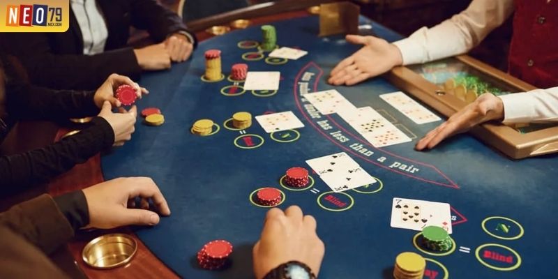 Cấu trúc bàn chơi bài xì dách với nhà cái và nhà con