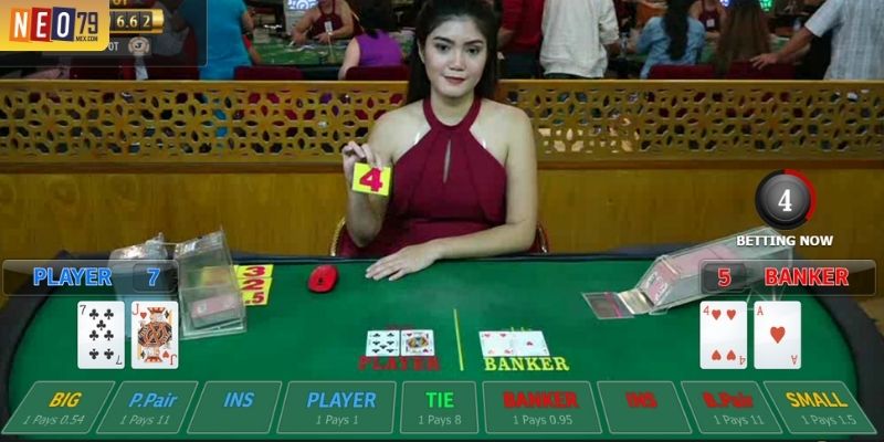 Cơ chế chia và rút bài tạo lợi thế xác suất trong Baccarat online
